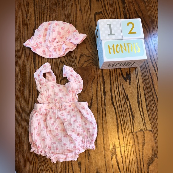 Other - 4/10$- Floral Baby Bubble with matching hat | VGUC | 6-12 Months